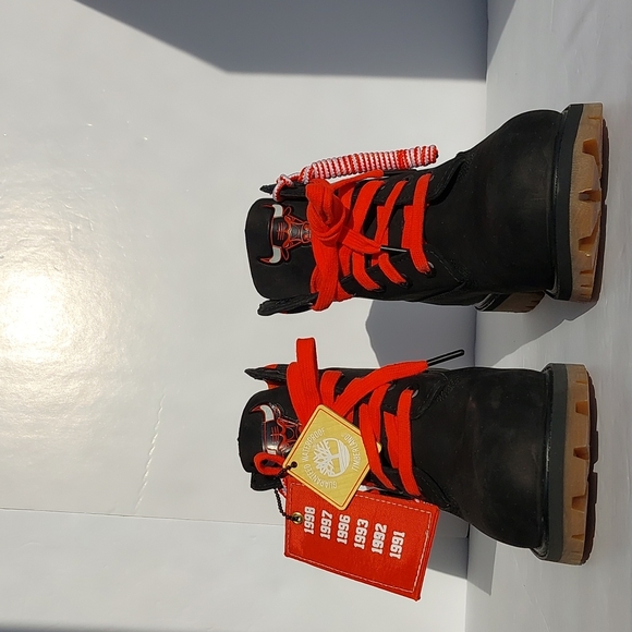 Timberland Chicago Bulls NBA x Mitchell & Ness Premium 6" boot (Youth Size 5.5) - Picture 2 of 16